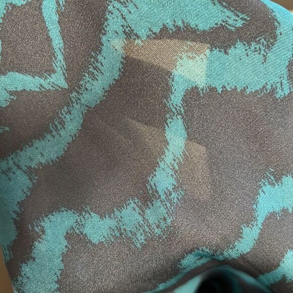 Express wild Thing Hi-Low Tank Top - Picture 4 of 6